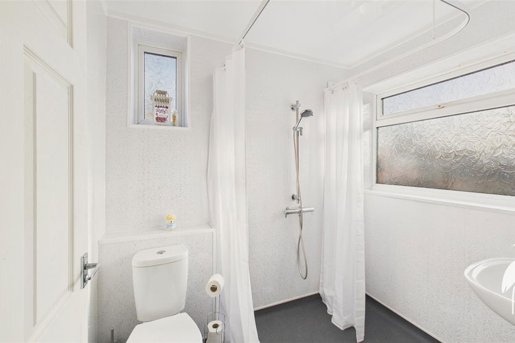 Wetroom - Picture 10 of 20