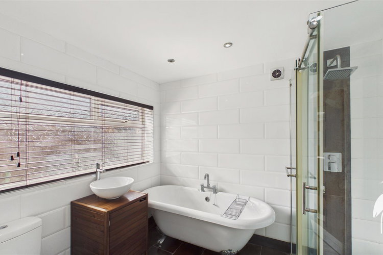 Bathroom - Picture 9 of 17