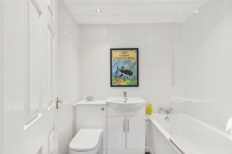 Bathroom - Picture 9 of 15