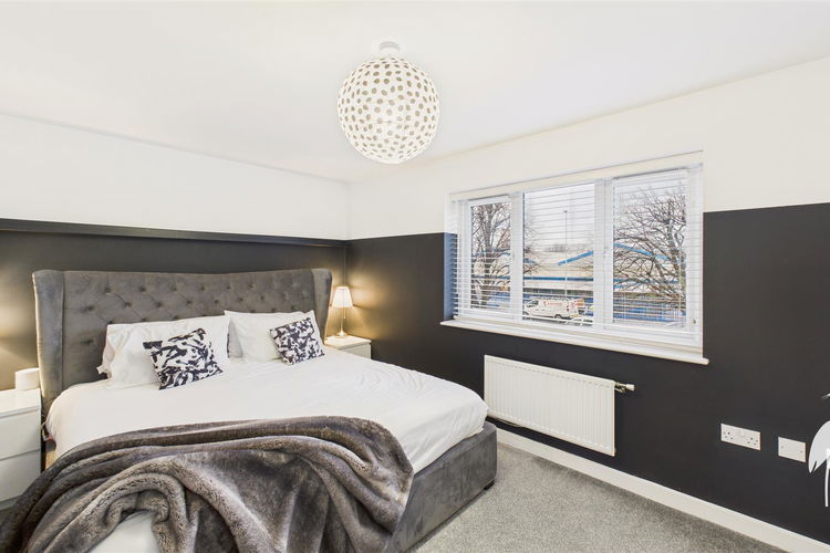 Bedroom 1 - Picture 12 of 24