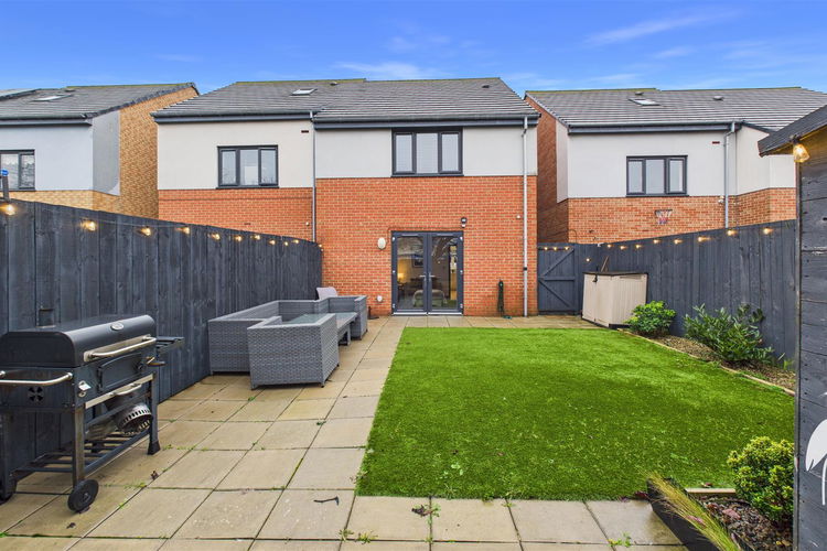 Outside - Picture 24 of 24