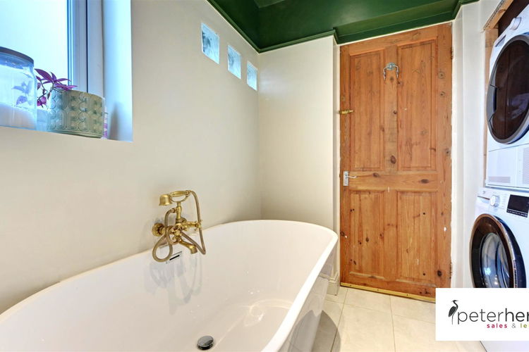 Bathroom - Picture 12 of 27