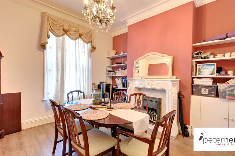Dining Room - Picture 10 of 27