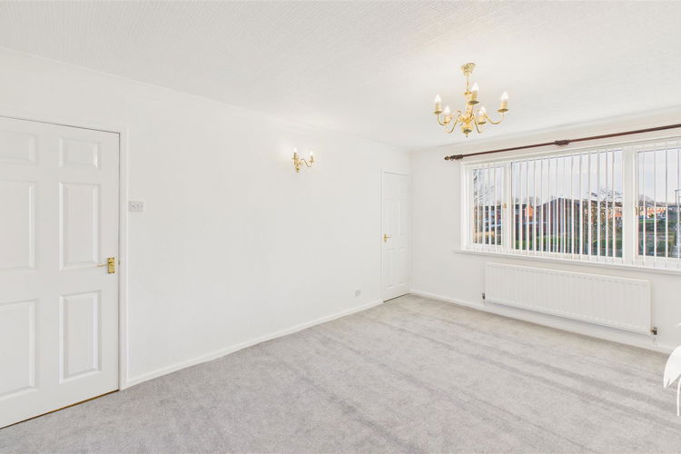 Lounge - Picture 3 of 15