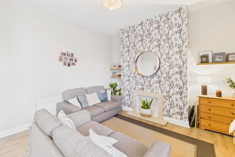 Lounge/Dining Room - Picture 3 of 14