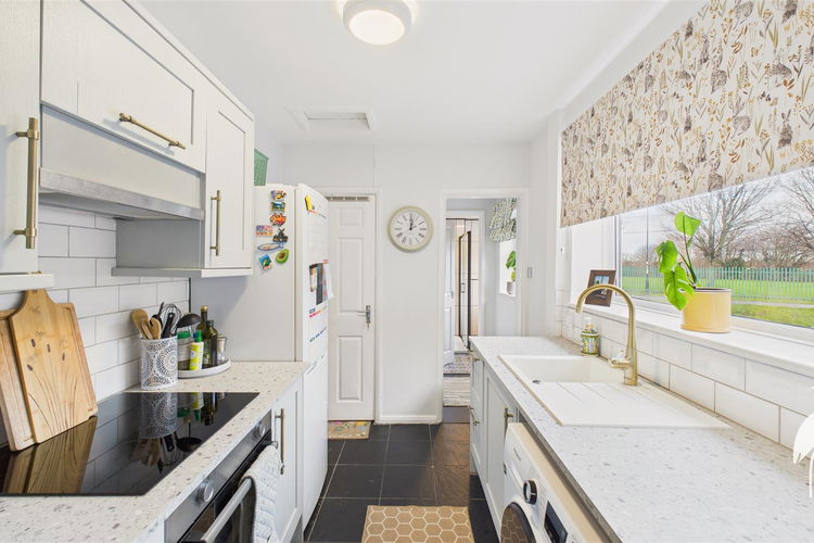 Kitchen - Picture 7 of 14