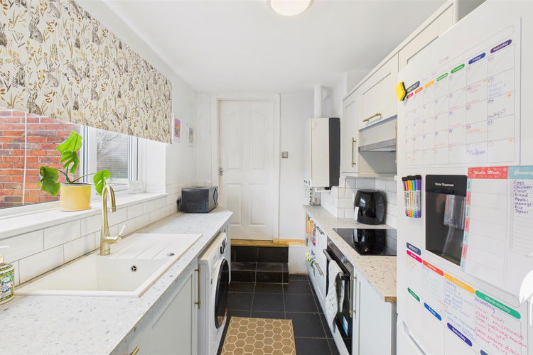 Kitchen - Picture 8 of 14