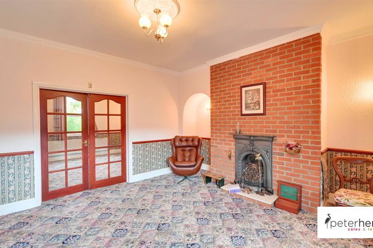 Dining Room - Picture 7 of 21