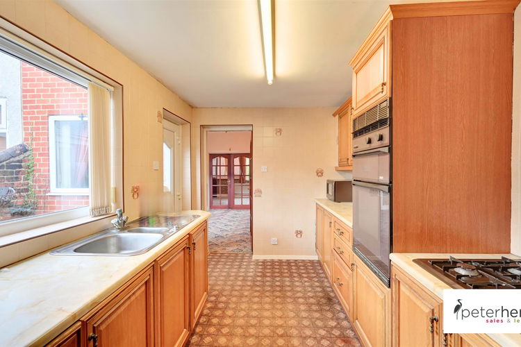 Kitchen - Picture 9 of 21