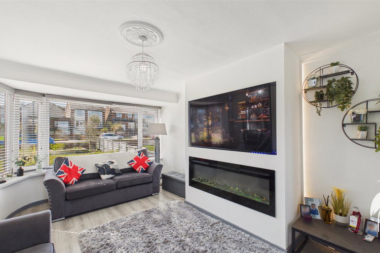 Lounge - Picture 3 of 34