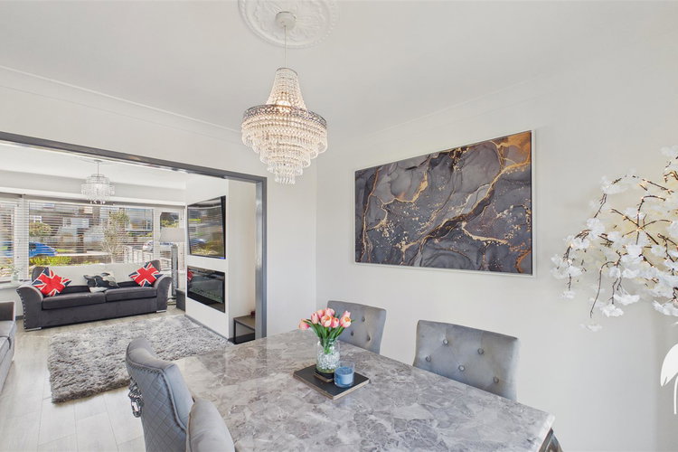 Dining Room - Picture 8 of 34