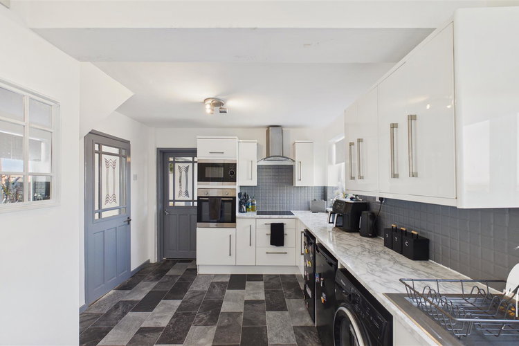 Kitchen - Picture 10 of 34