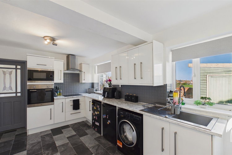 Kitchen - Picture 12 of 34