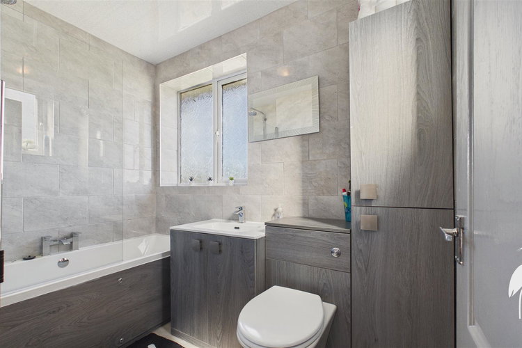 Bathroom - Picture 26 of 34