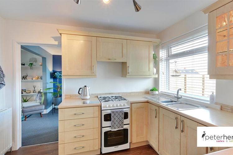 Breakfasting Kitchen - Picture 7 of 28