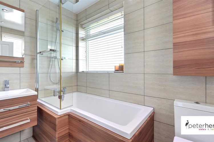 Bathroom - Picture 24 of 28