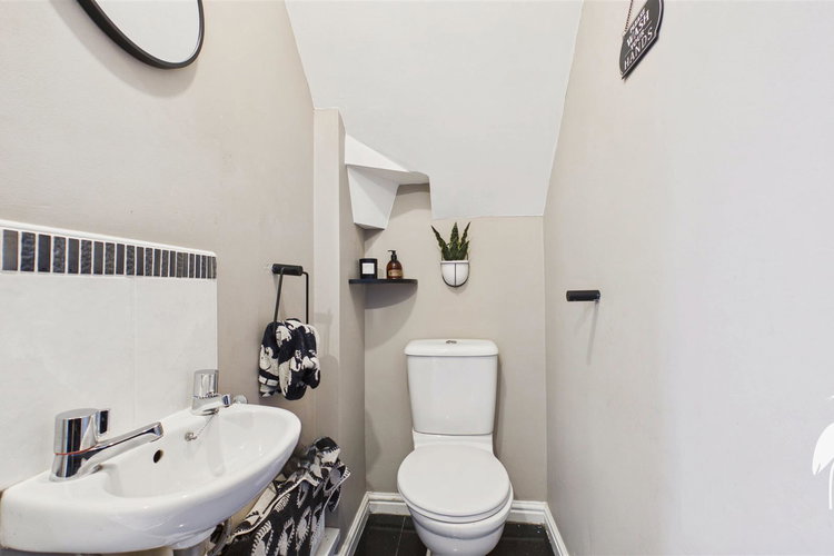 Cloakroom/WC - Picture 14 of 30