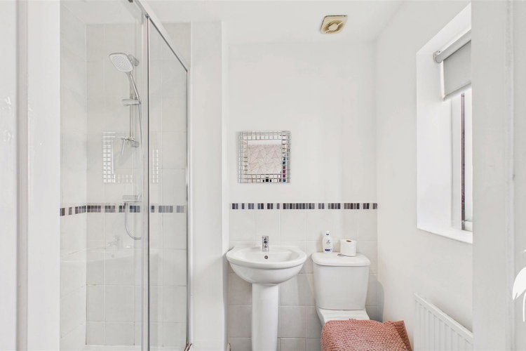 En Suite Shower Room - Picture 19 of 30