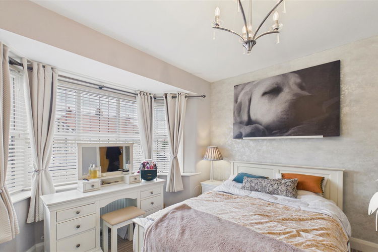 Bedroom 1 - Picture 16 of 29