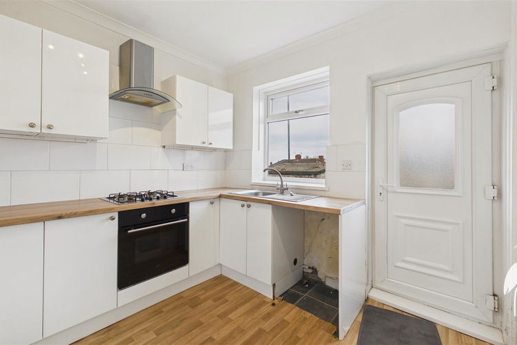 Kitchen - Picture 7 of 14