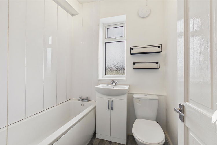 Bathroom - Picture 11 of 14