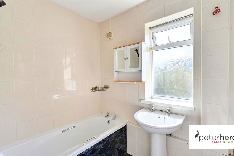 Bathroom - Picture 17 of 20