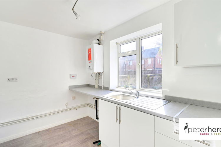 Kitchen - Picture 7 of 20