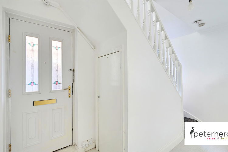 Entrance Area - Picture 10 of 20
