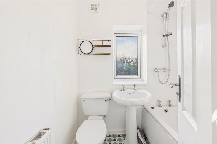 Bathroom - Picture 18 of 20