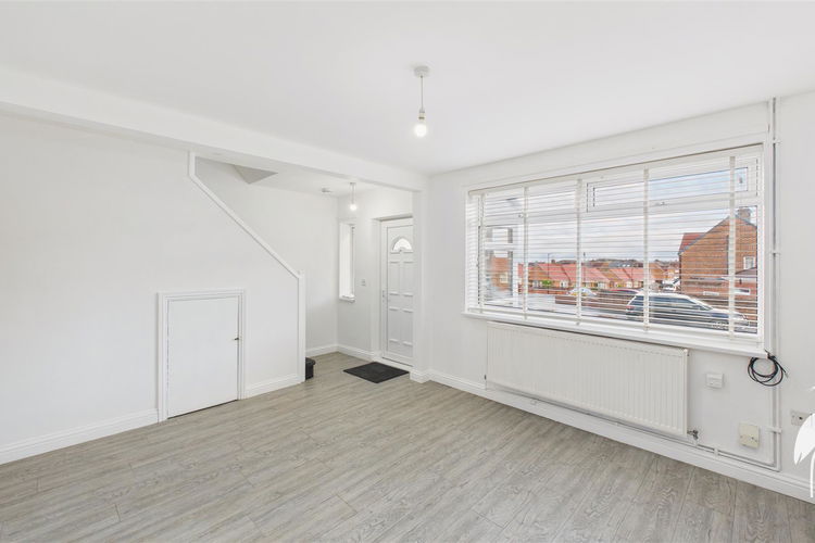 Living Room - Picture 4 of 20