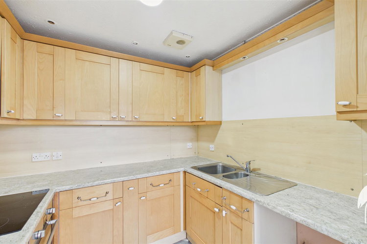 Kitchen - Picture 6 of 12
