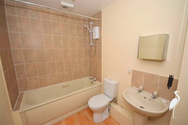 Bathroom - Picture 8 of 8