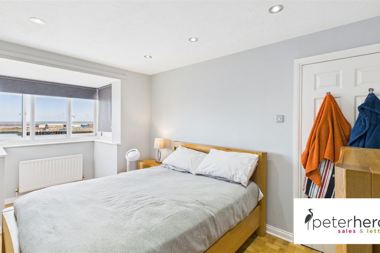 Bedroom 1 - Picture 12 of 35