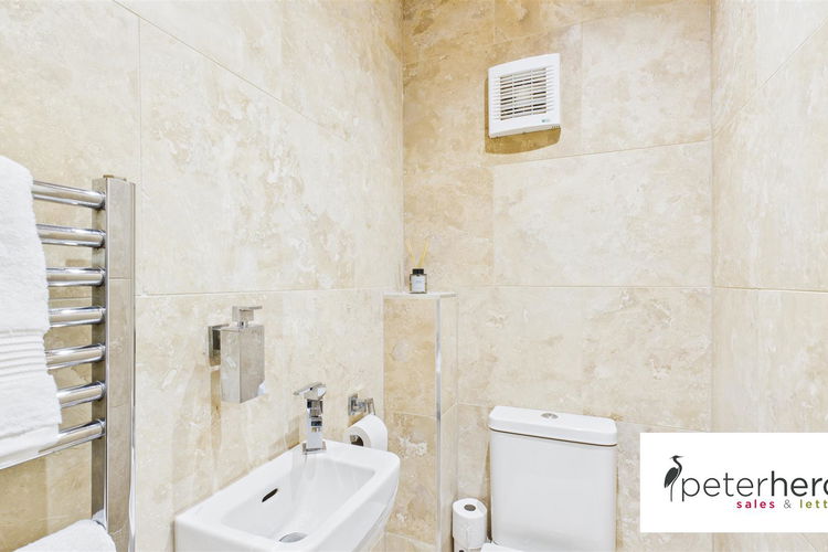 Shower Room - Picture 27 of 35