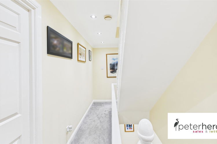 First Floor Landing - Picture 11 of 35