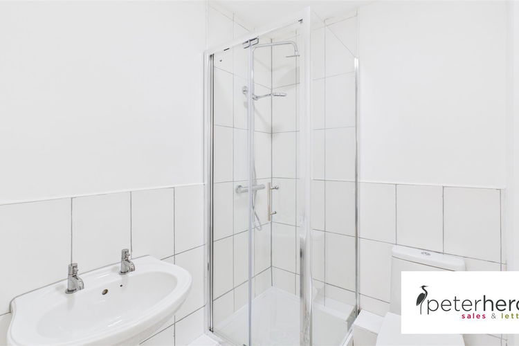 En-Suite Shower Room - Picture 13 of 22