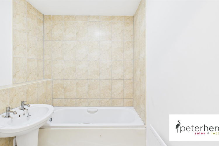 Bathroom - Picture 16 of 22