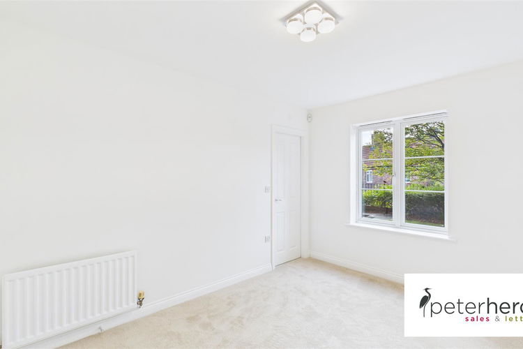 Bedroom 1 - Picture 9 of 22