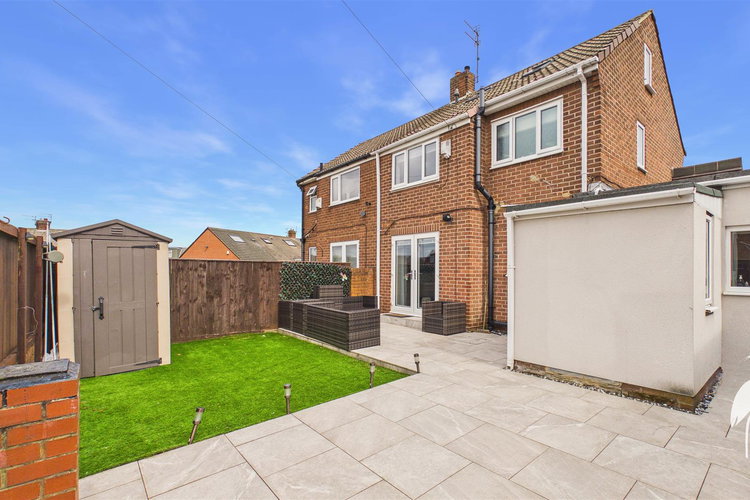 Outside - Picture 2 of 32