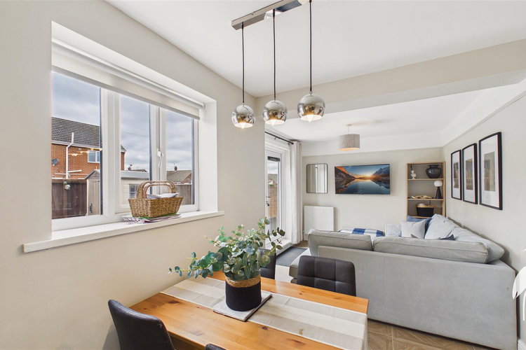 Dining Area - Picture 12 of 32