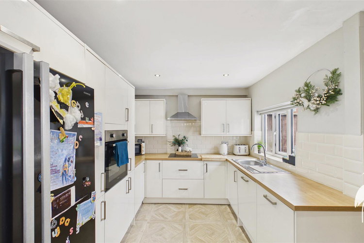 Kitchen Area - Picture 13 of 32