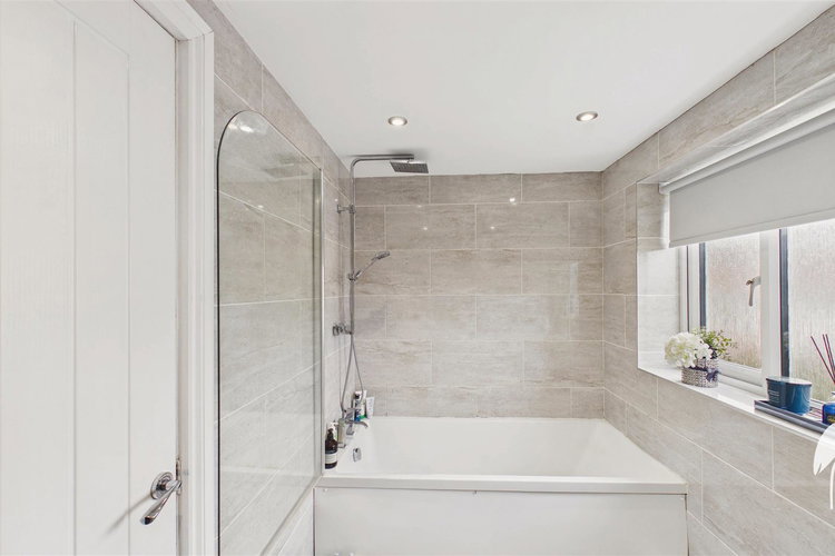 Bathroom - Picture 24 of 32