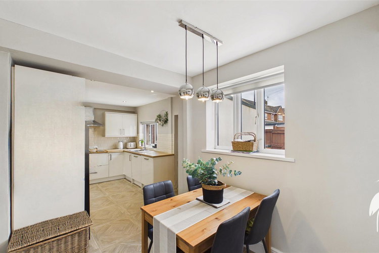 Dining Area - Picture 10 of 32