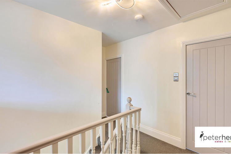 First Floor Landing - Picture 20 of 24