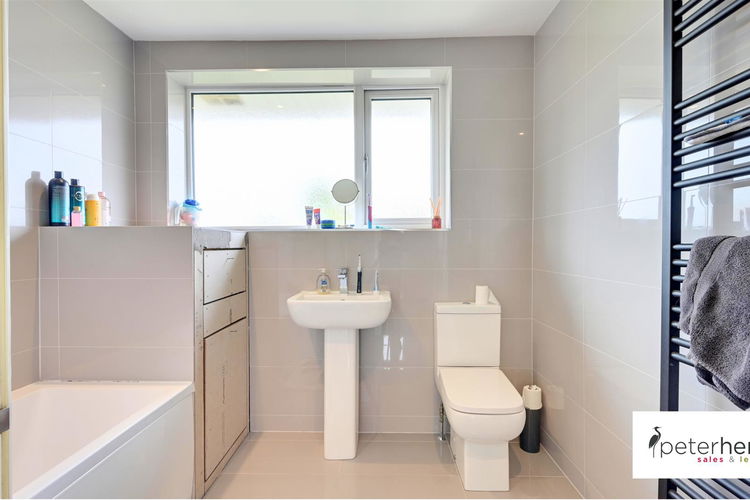 Bathroom - Picture 21 of 24