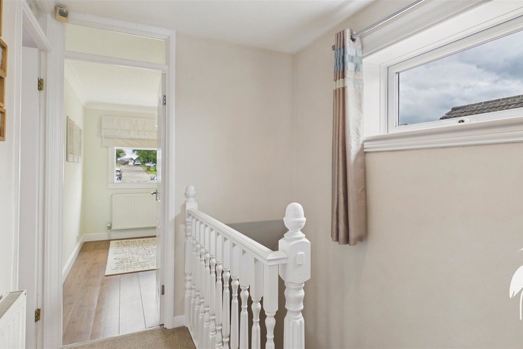 First Floor Landing - Picture 14 of 27