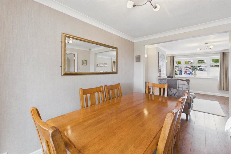 Dining Room - Picture 4 of 27