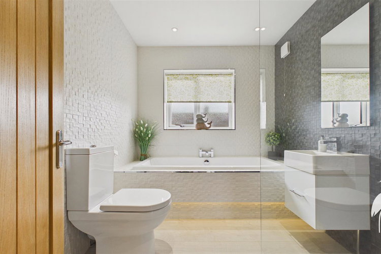 Bathroom - Picture 29 of 41