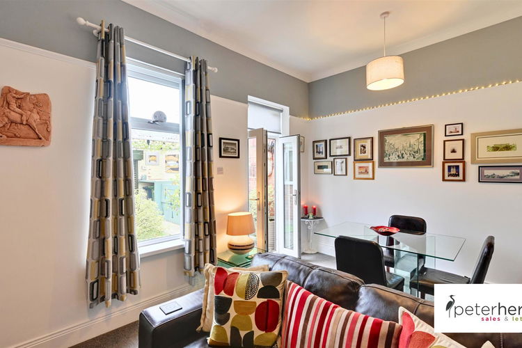 Dining Area - Picture 5 of 17