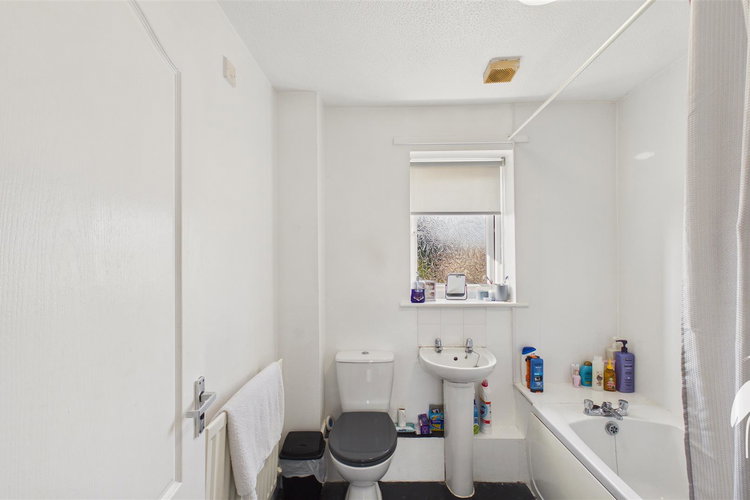 Bathroom - Picture 13 of 15